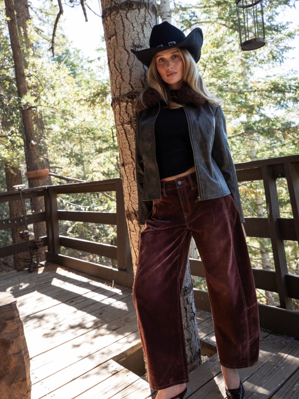 12th Tribe Gracyn Mulberry Velveteen Barrel Pants Size 2525